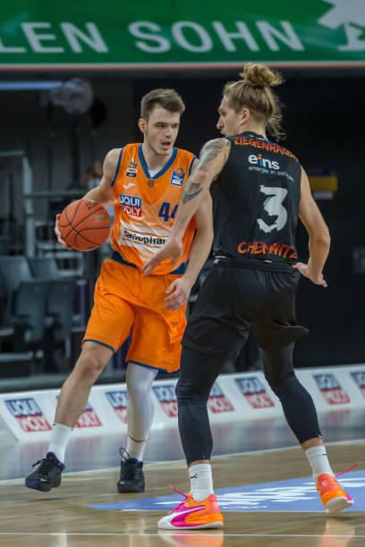 指挥比赛时 指挥比赛时